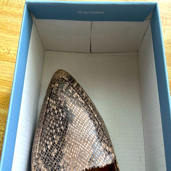 NEW IN BOX Essex Lane EL-ALEANOR Tan Multi Fashion Snake Flat Loafers 7 - Picture 8 of 13